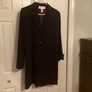 Woman’s  3/4 length  suit coat.  Blazer